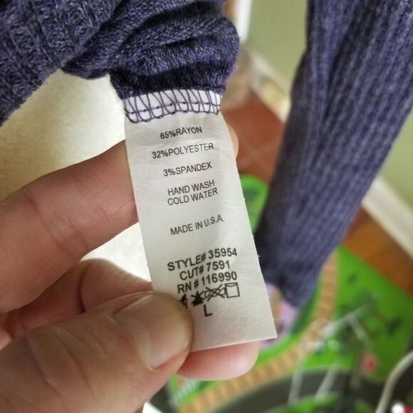 Myan charcoal grey sweater bought at Francesca's - Picture 7 of 7